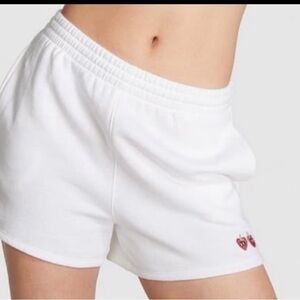 🍓Victoria’s secret PINK Sweatshorts- White🍓